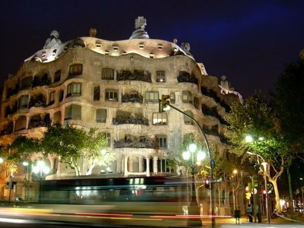 thumbs la pedrera barcelona spain Подборка самых необычных зданий мира