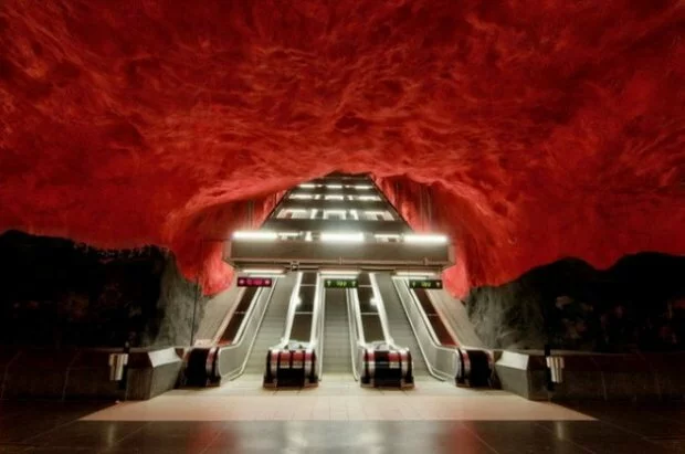 thumbs beautiful photographs of stockholm metro 2 660x438 Самое красивое метро в мире