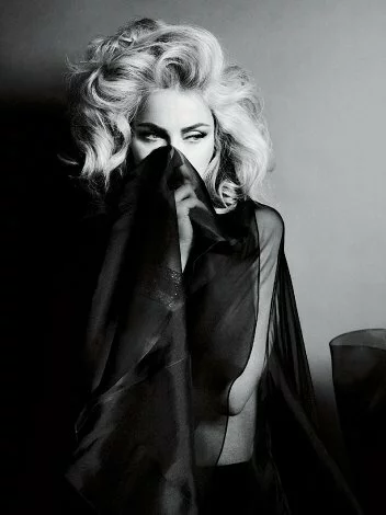 thumbs img madonna 08 10582681151 Фотосессия Мадонны для Interview Magazine