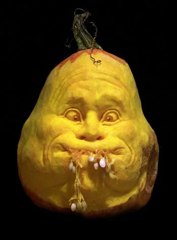 thumbs halloween pumpkin carvings by villafane studios 15 Удивительные скульптуры из тыкв