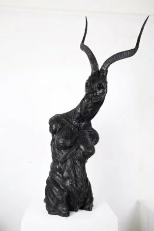 thumbs deer woman Yong Ho Ji и его скульптуры