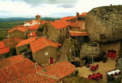 Деревня Монсанто в Португалии